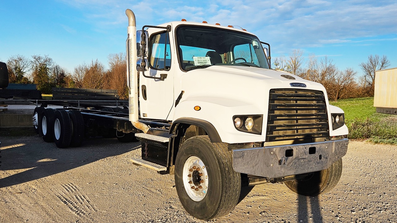 NEO-Trucks_Website_2014-Freightliner-114-SD_+2 Large