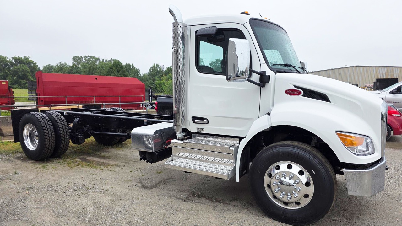 NEO-Trucks_Website_2027-PETERBILT-536#2_2 Large