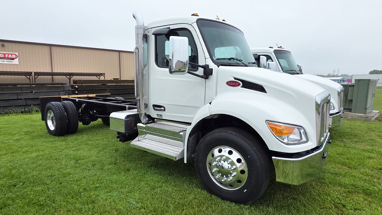 NEO-Trucks_Website_2027-PETERBILT-536_2 Large