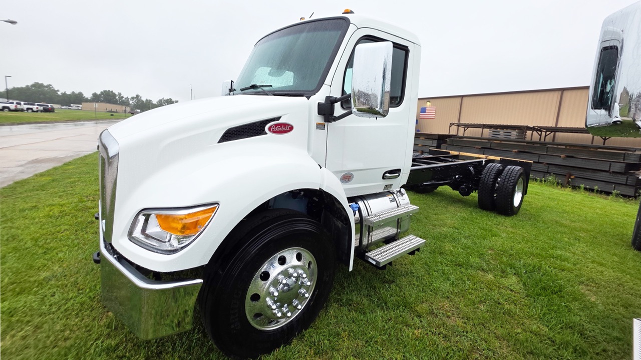 NEO-Trucks_Website_2027-PETERBILT-536_4 Large