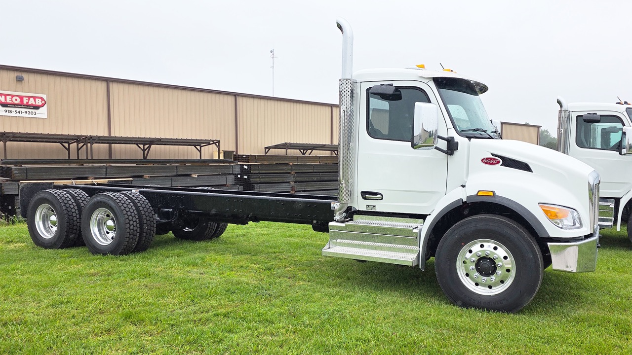 NEO-Trucks_Website_2027-PETERBILT-548_3 Large